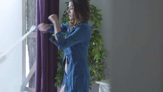 Geile foto van de hete Secret Circle seksfilm: De nieuwe au pair - Trio met Anya